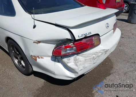 1997 Lexus Sc 300 z USA, uszkodzony, nr VIN JT8CD32Z2V0039032